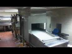 Conveyor Dishwashing Machine